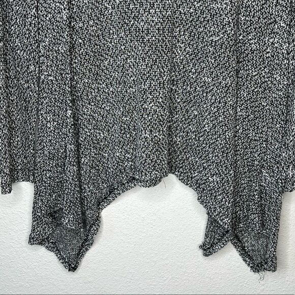 Jillian Nicole Sweater - Picture 4 of 7